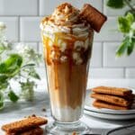 Latte Spéculoos with Whipped Cream and Biscuit Garnish Recipe